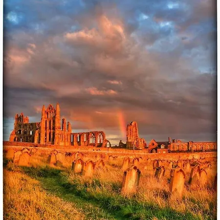 Cottages-whitby - Marina Side